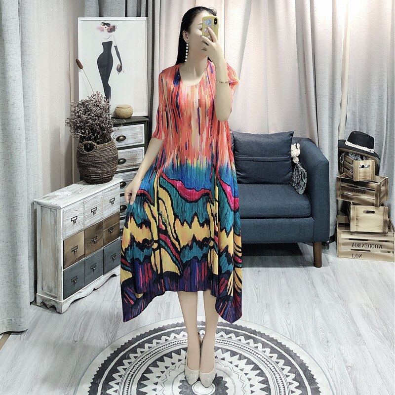 Spring Summer New Pleated Dress For Women Fashion Painting Fold Famale’s Half Sleeve Dress Loose Temperament YH686 2