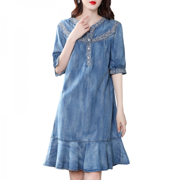 19 autumn new vintage ruffled denim dess women v-neck embroidered half sleeve a-line dress Vintage Ruffled Denim Dress for Women with Embroidery and A-Line Fit – Perfect for Autumn