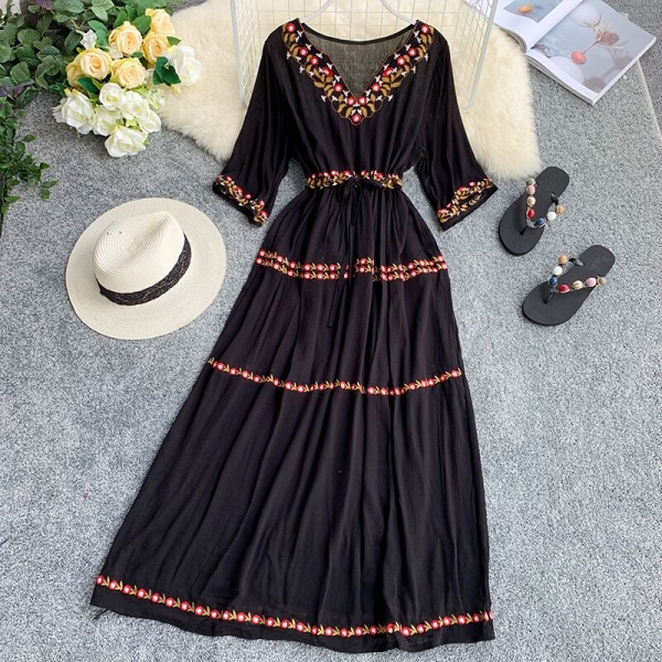 19 new fashion women's dresses Bohemian ethnic embroidery flower V-neck half sleeve tie dress summer 1 Bohemian ethnic embroidery flower V-neck half sleeve