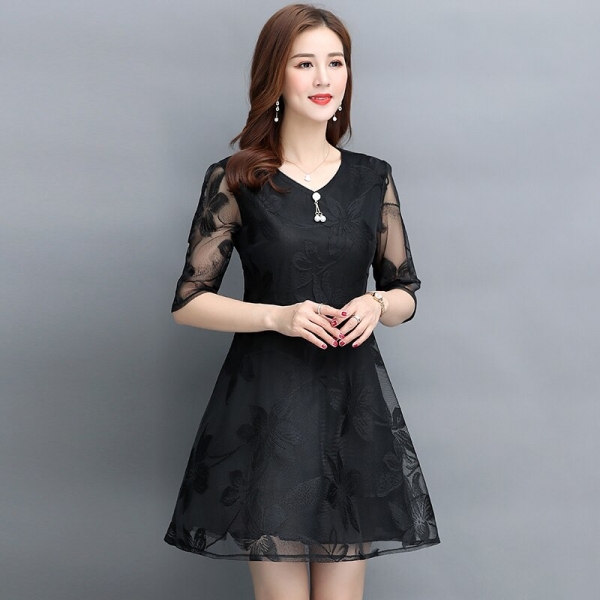 V-Neck Half sleeve Lace dress Summer new black temperament Large size