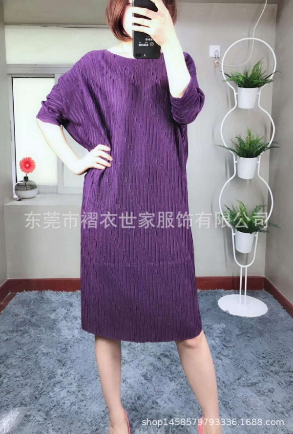 HOT SELLING Miyake Fashion fold o-neck half sleeve Embossed loose batwing sleeve dress IN STOCK HOT SELLING Miyake Fashion fold o-neck half sleeve Embossed loose batwing sleeve dress IN STOCK