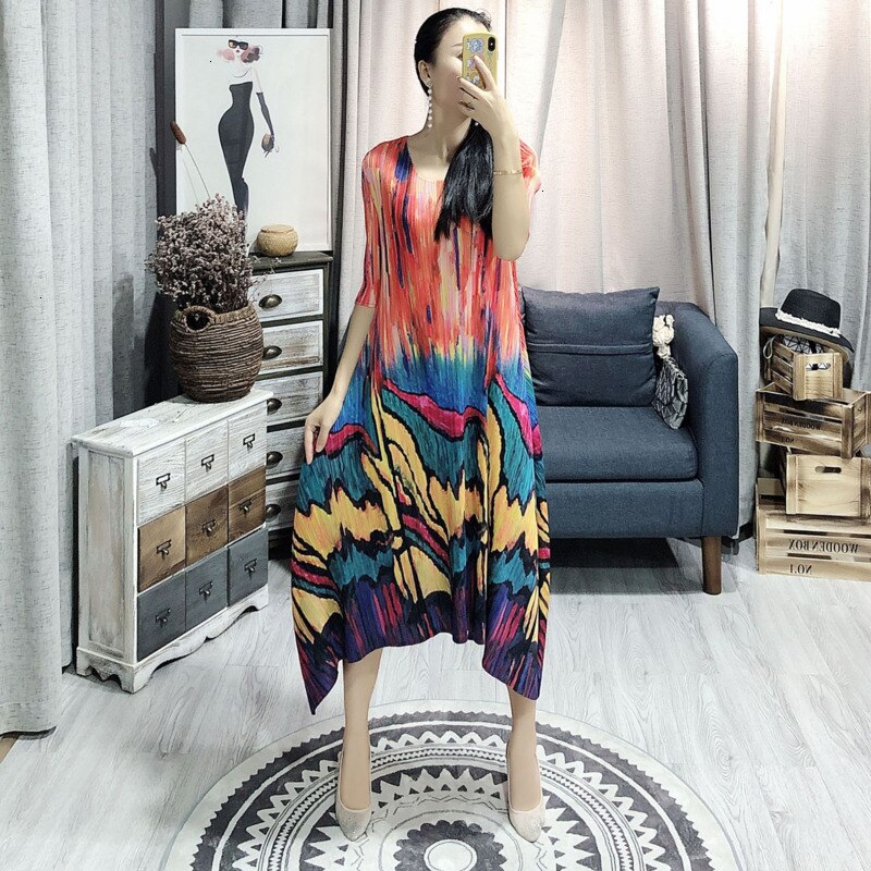 Spring Summer New Pleated Dress For Women Fashion Painting Fold Famale’s Half Sleeve Dress Loose Temperament YH686