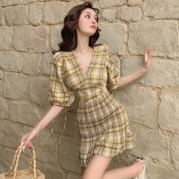 V-neck Waistband Hip , Short , Plaid Dress With Half Sleeves, Small Dress