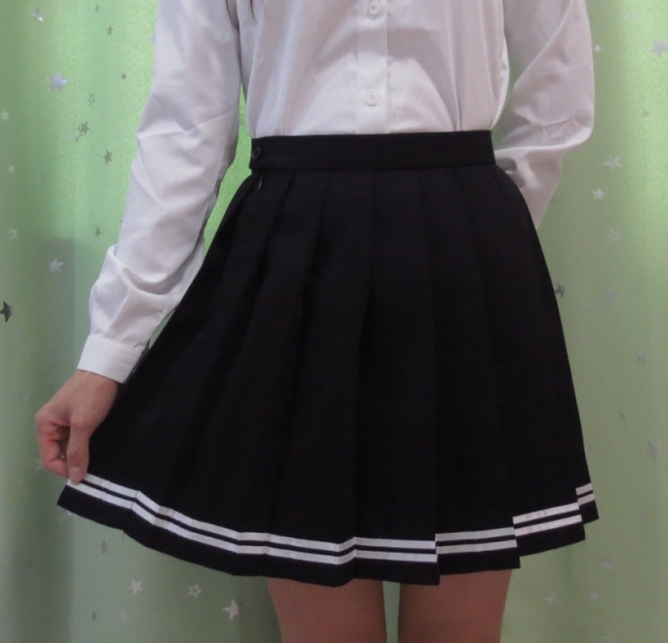 Japanese high school student girl cute kawaii classical pleated skirt