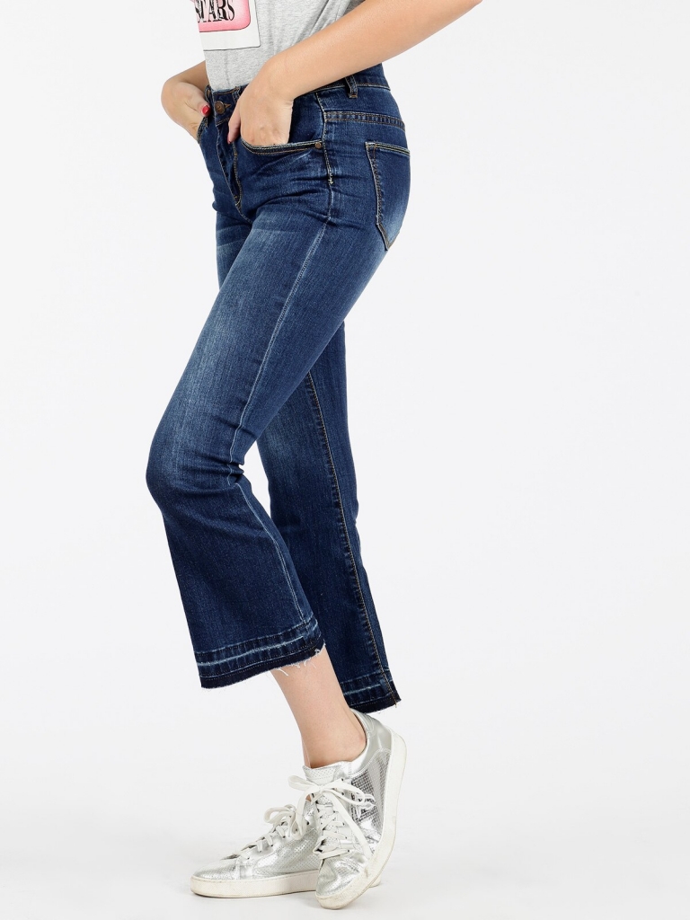 Woman flare jeans vertical straight three quarter flare trousers