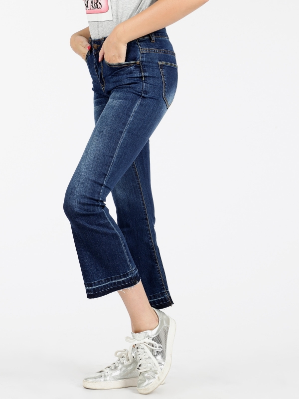 Woman flare jeans vertical straight three quarter flare trousers 1 Chic and Casual Flare Jeans for Women β Versatile Mid-Waist, Calf-Length Trousers π