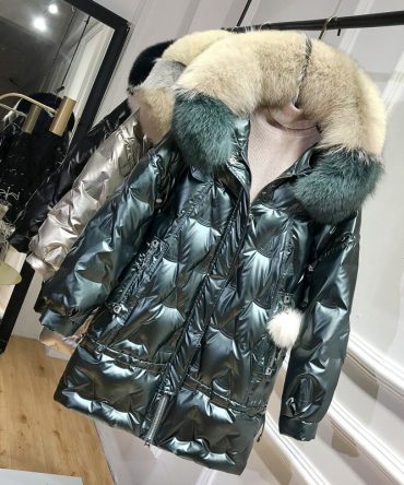 Winter Duck Down Jacket Ladies Hooded Massive Fox Fur Collar