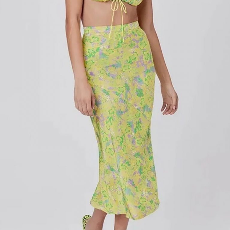 Stylish woman a-line style floral print yellow summer